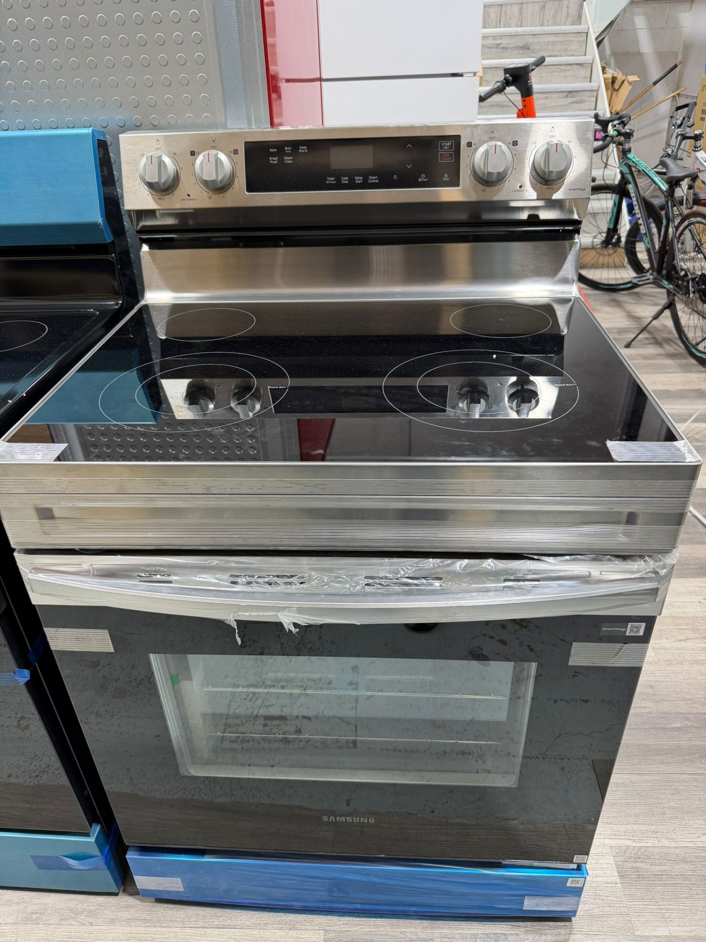30” Samsung Electric Stove NE63A6111SS 6.3 Cu Ft – Brand New
